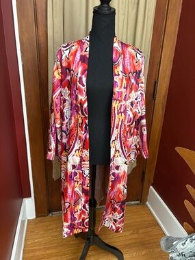 Chico's Long Open-Front Duster in Pink, Red & Purple Abstract Print